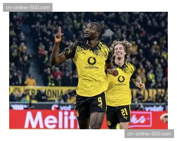 德甲争冠悬念再起拜仁领先缩水 竞争格局分析显示多特紧追